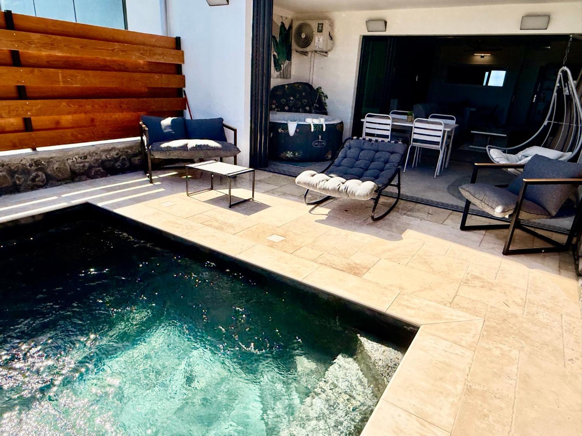 Le Reve Bleu Grand Anse Apartment Petite-Île Bagian luar foto